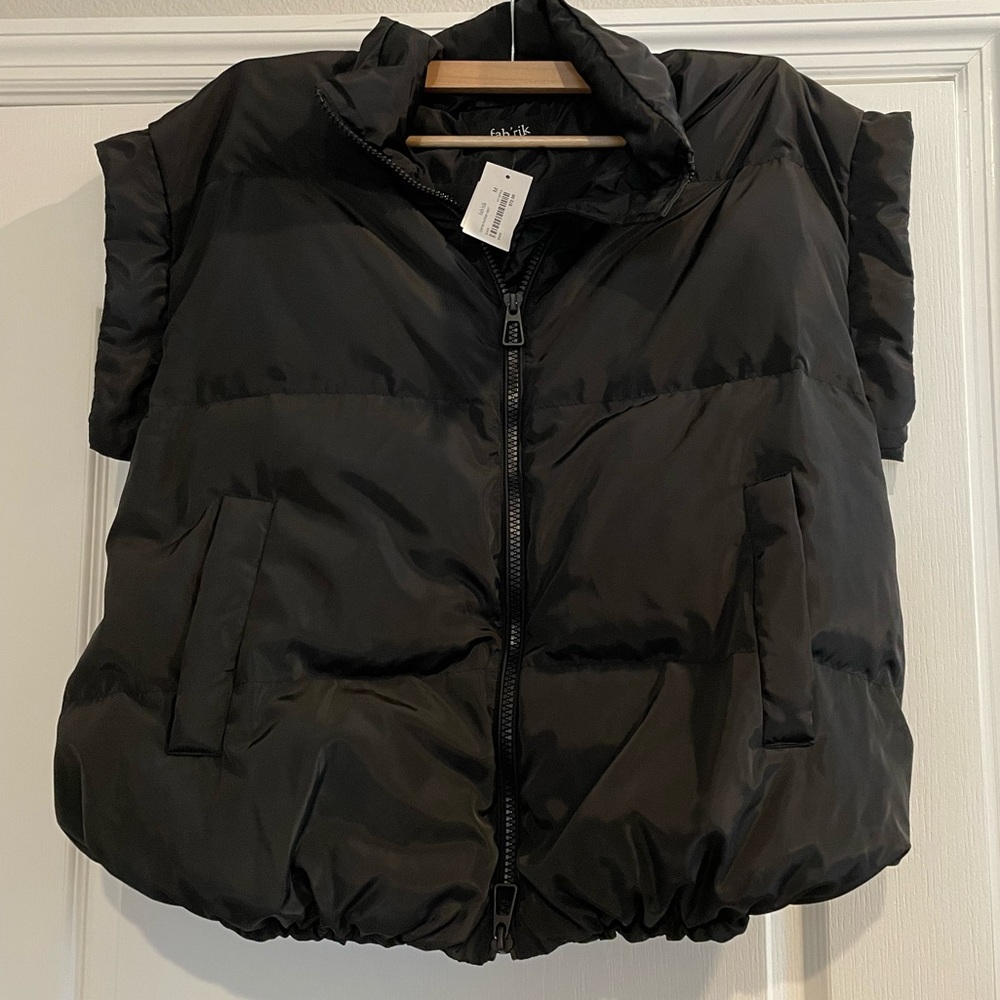 Contie Black Sleeveless Puffer Vest Double Zipper NWT Sold Out on websit… - Picture 5 of 10